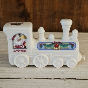 Vintage '92 Lenox Holiday Village porcelain train engine